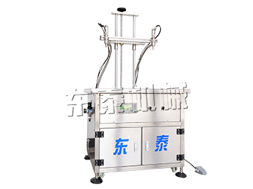 半自動電氣結(jié)合BSB雙頭油類灌裝機(jī)